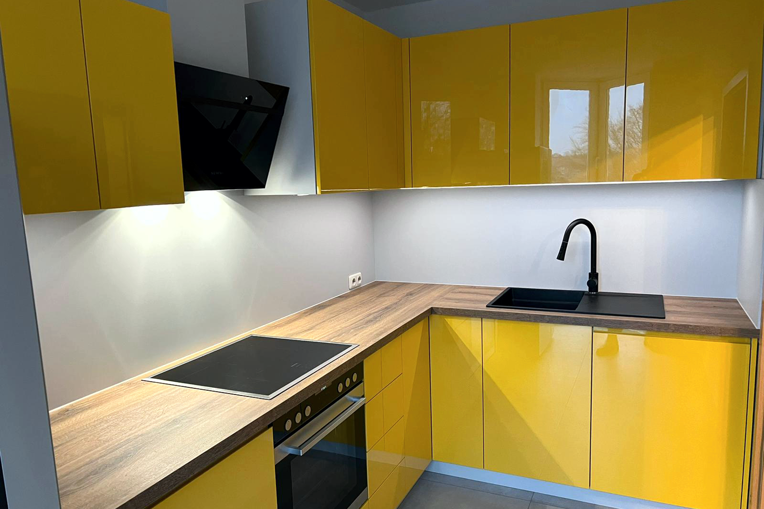 Platz ist in der kleinsten Küche - Bieber Schranksysteme