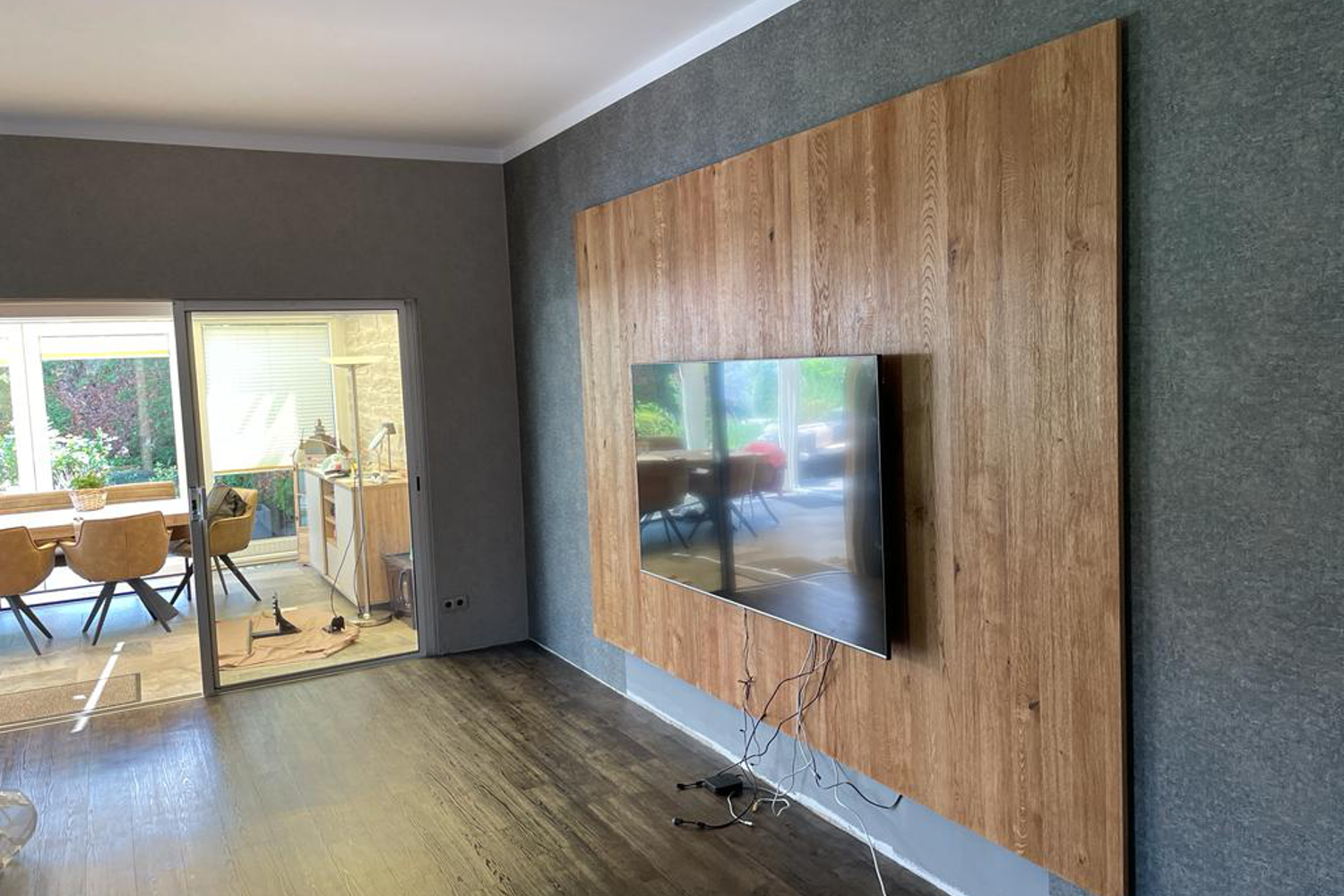 TV-Rückwand mal anders - Bieber Schranksysteme